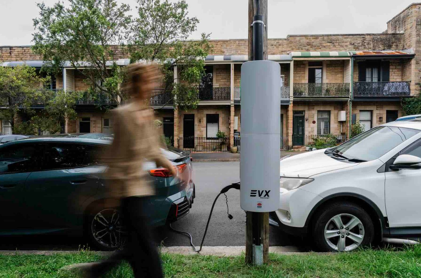 EVX Unveils Pole-Mounted DC Fast Charger for Aussie Streets