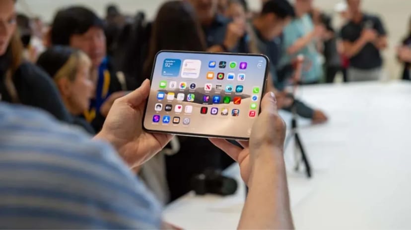 Apple's response: demand 'extraordinary', pickup stock teased for Oct 24