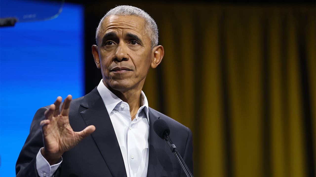Obama Privately Urges Democrats to Center AI Ahead of Midterms