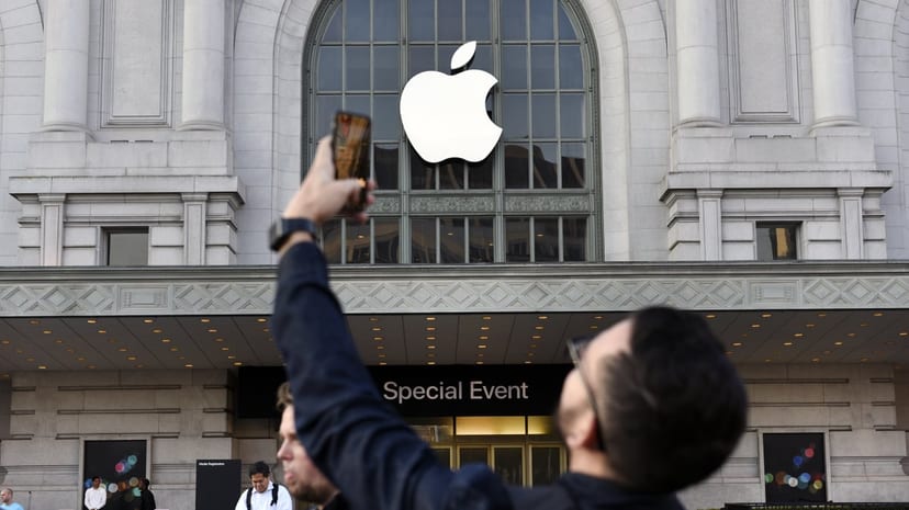 What happened: the foldable iPhone takes center stage