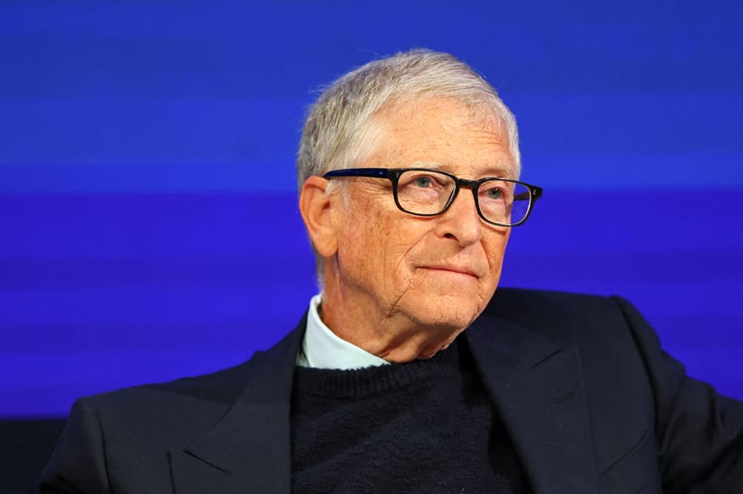 Gates goes public with AI alarm